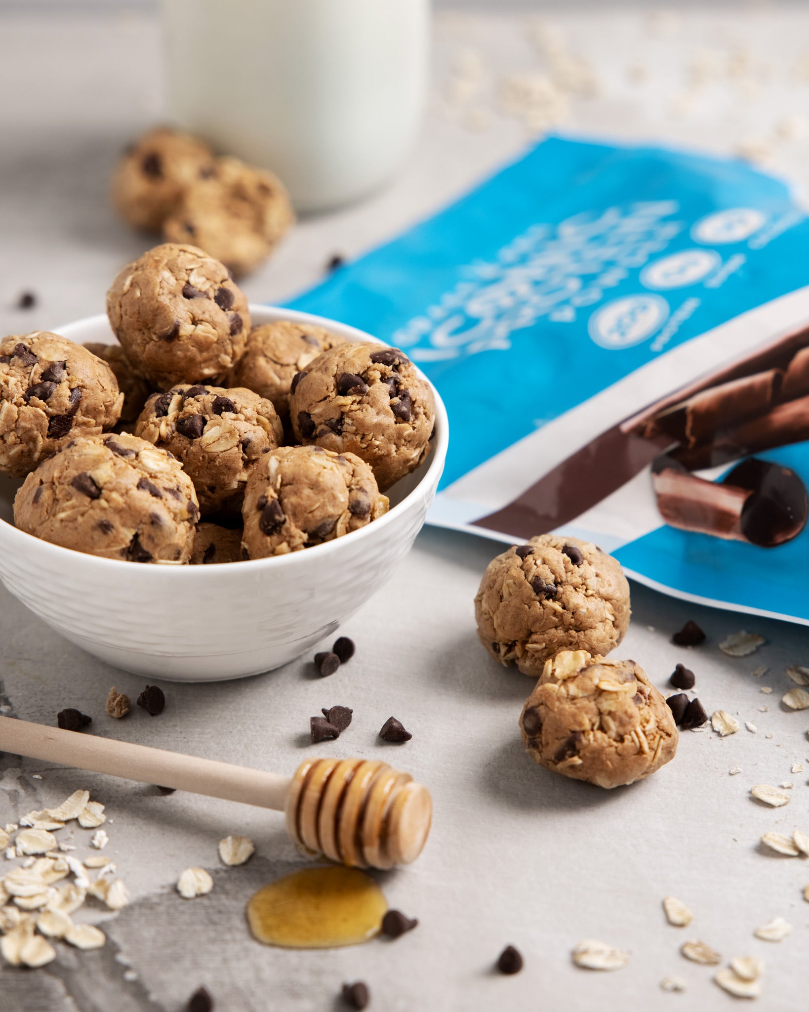 Chocolate & Peanut Butter Protein Balls